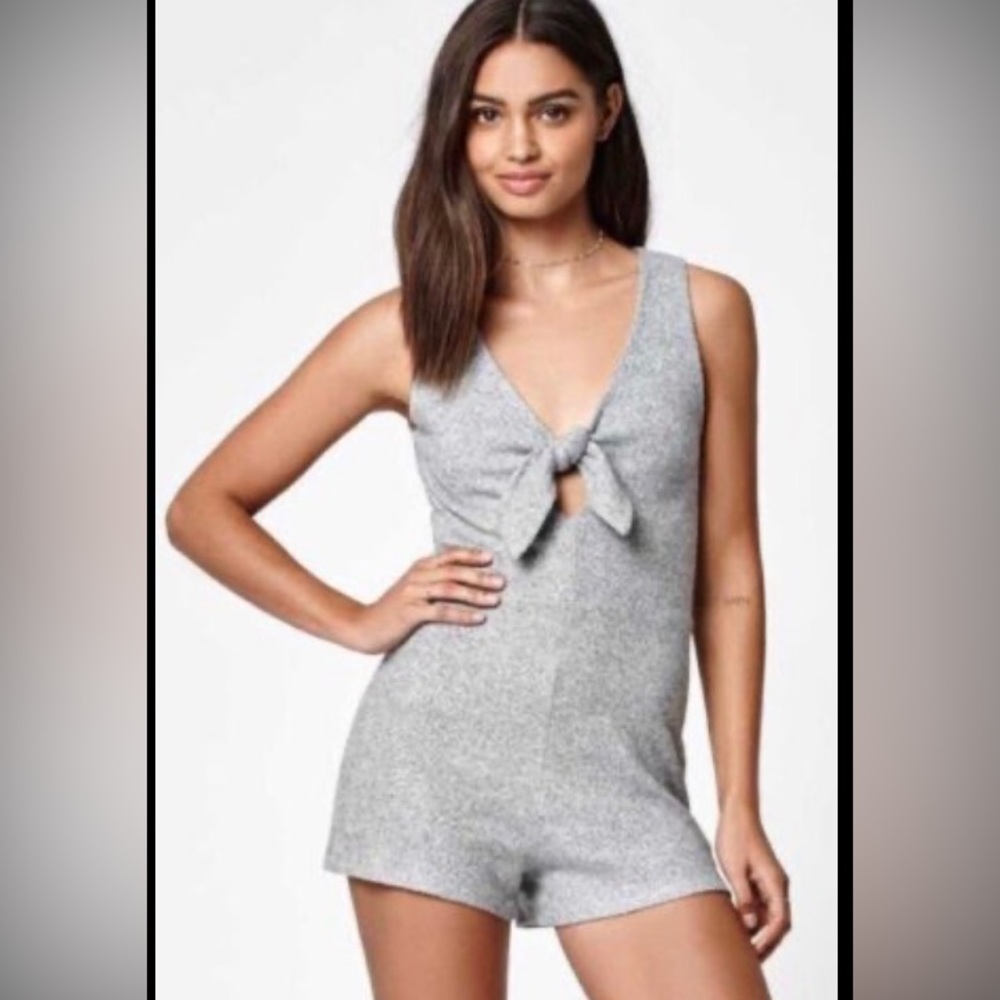 Kendall & Kylie Soft Gray Sweater Romper (Small)
